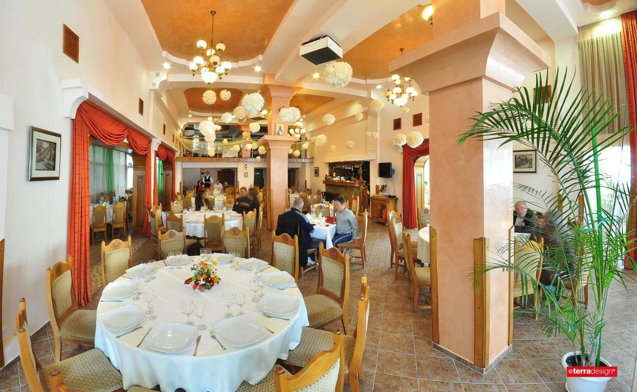 Câmpulung Moldovenesc Hotel Cosmos المظهر الخارجي الصورة