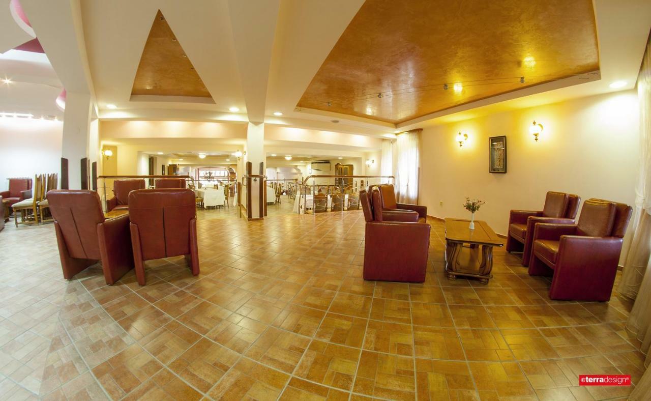 Câmpulung Moldovenesc Hotel Cosmos المظهر الخارجي الصورة