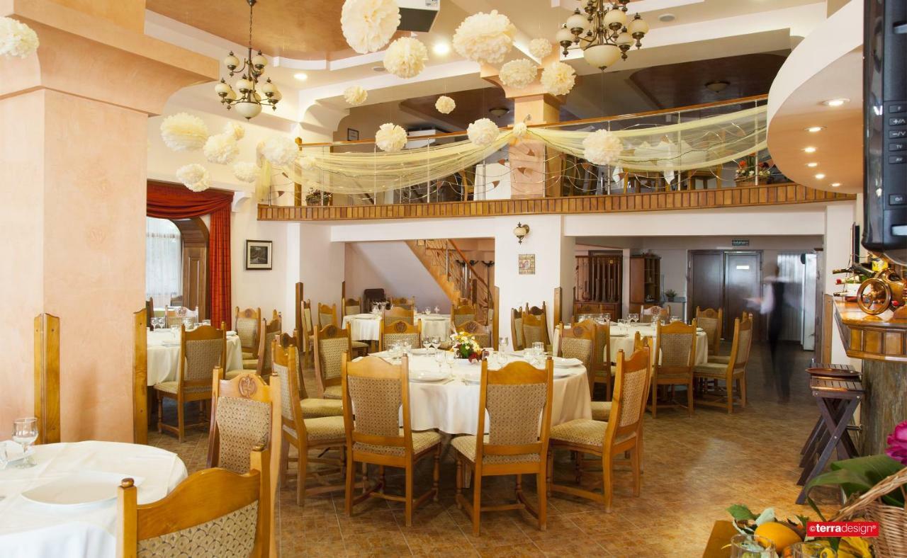 Câmpulung Moldovenesc Hotel Cosmos المظهر الخارجي الصورة