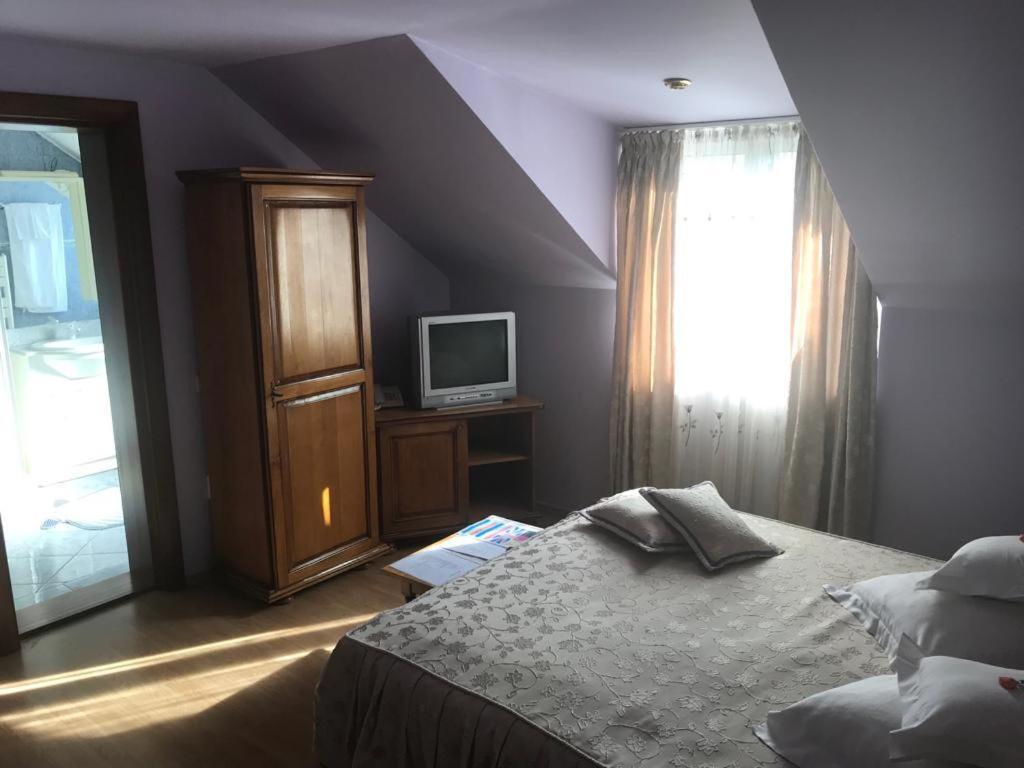 Câmpulung Moldovenesc Hotel Cosmos المظهر الخارجي الصورة
